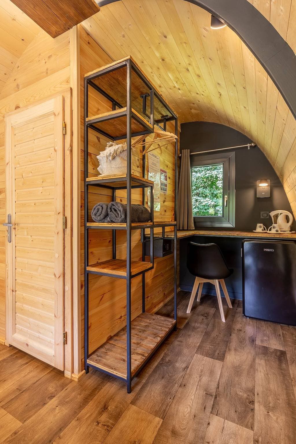 Foto 7 von 25: Ferienhaus 'Pod Insolite Nature – Blick ins Grüne' mit privater Terrasse, WLAN & Klimaanlage