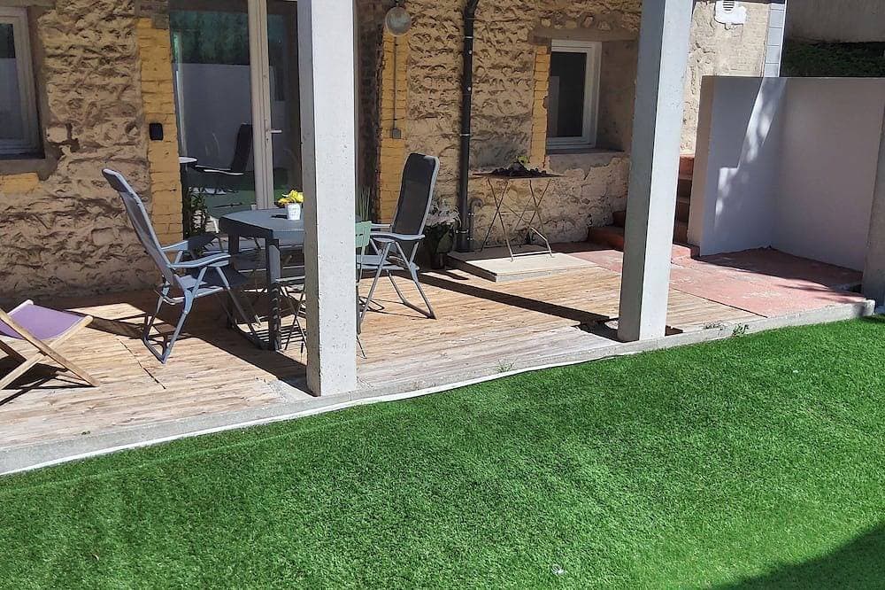 Foto 10 von 13: 30 m2 furnished apartment near shops and metro
