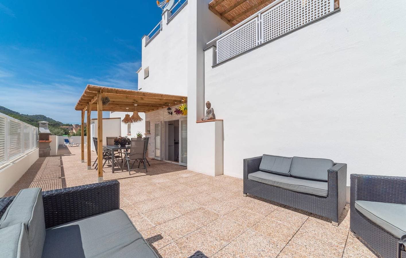 Foto 4 von 41: Sunny Beach Retreat mit Terrasse und Grill