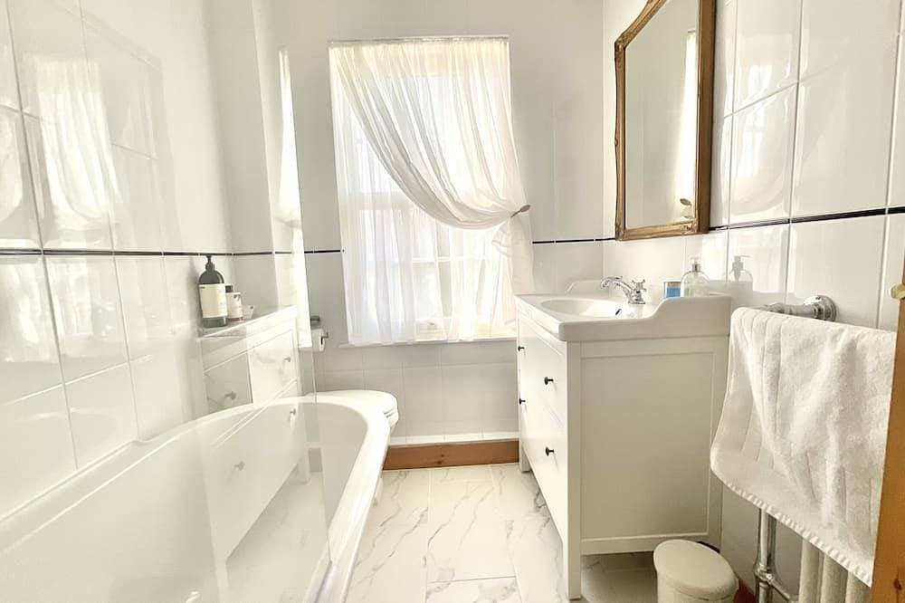 Foto 5 von 30: Old Post Cottage-Superior-Cottage-Eigenes Badezimmer