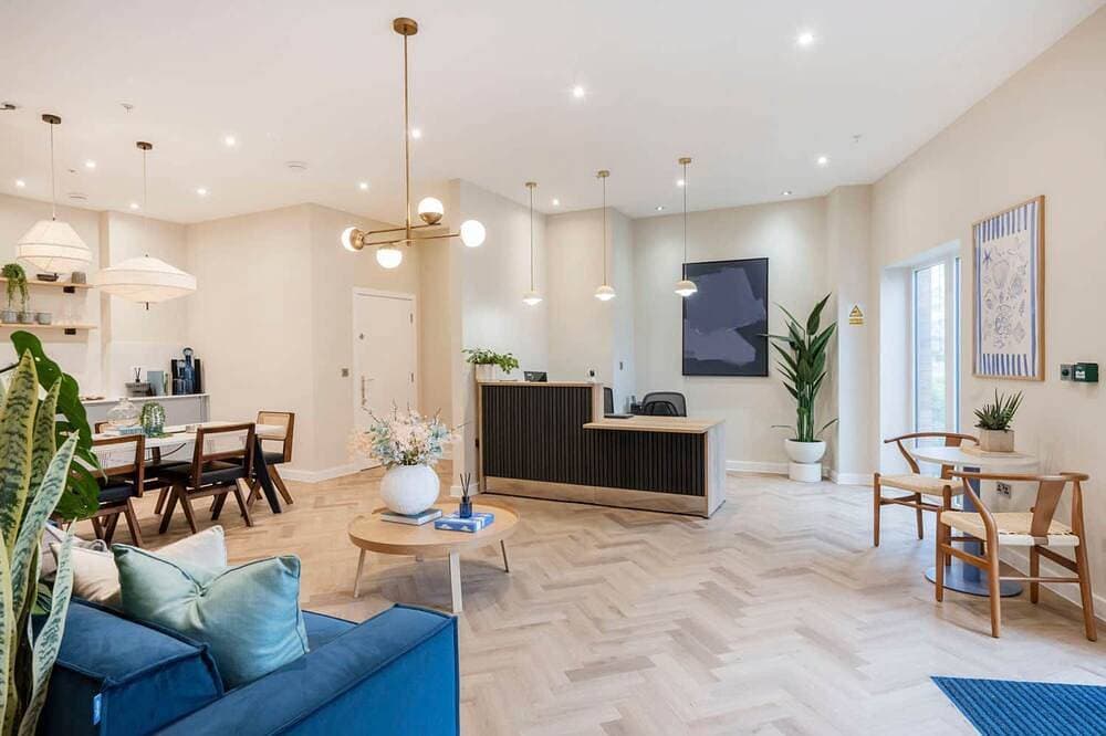 Foto 9 von 12: Gorgeous Riverside Apartment | Free Parking & Wi-Fi