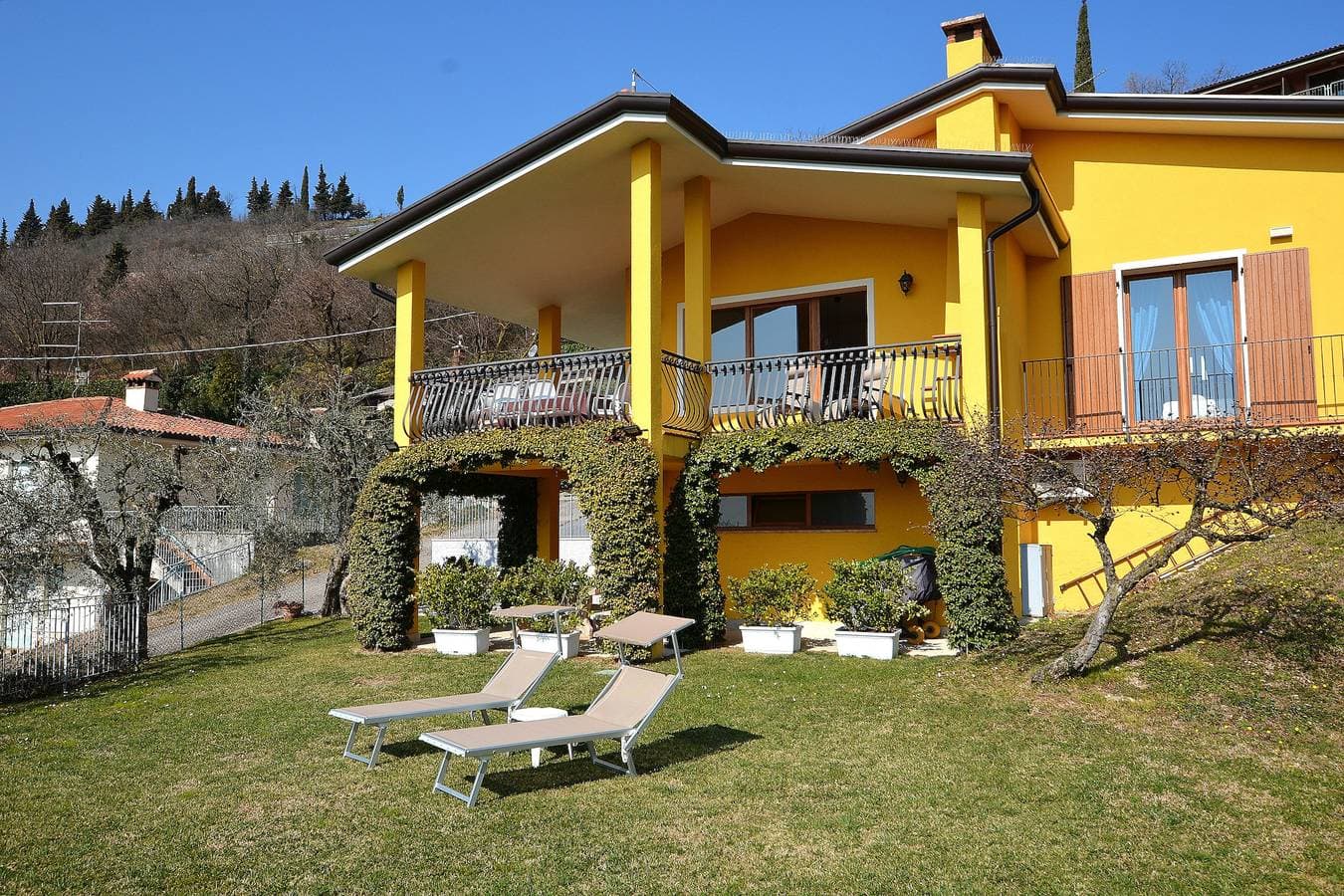 Orange Apartment In Marciaga di Costermano 1