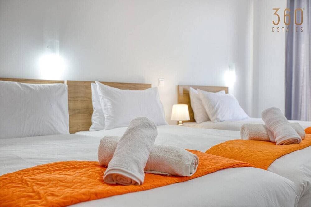 Foto 2 von 22: Seafront home, opposite beach w/WIFI & AC in Qawra
