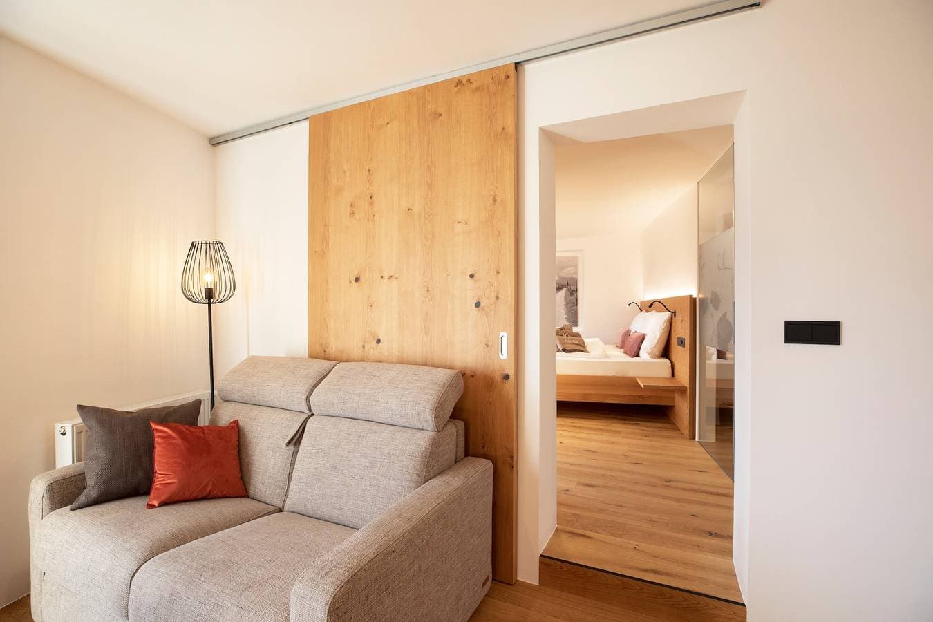 Foto 10 von 36: Brantenhof Design-Ferienwohnung "Vinea“ mit Gemeinschaftsgarten mit Sauna, Balkon und WLAN