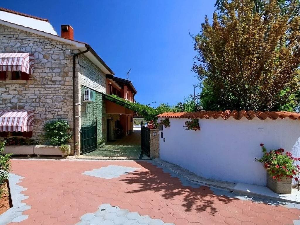 Foto 4 von 20: Villa in Višnjan mit Schwimmbecken