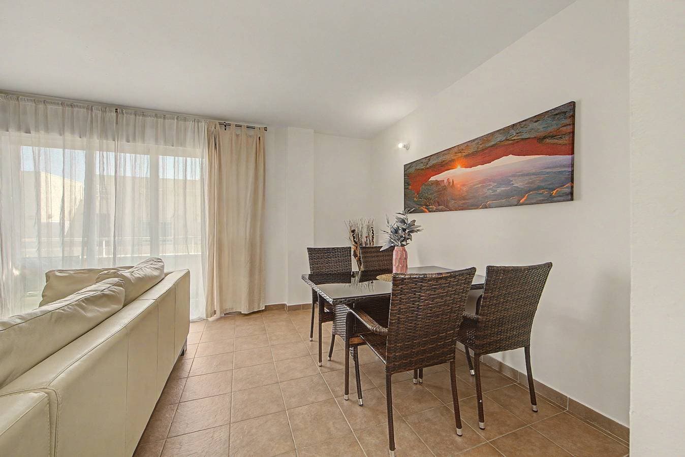 Foto 6 von 32: Apartment „Ático Vacacional“ mit Gemeinschaftspool, Balkon und Klimaanlage