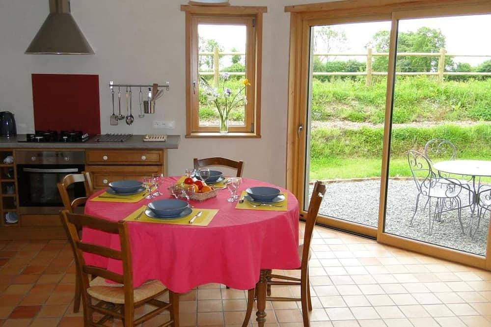 Foto 10 von 16: Ökologisches Haus in der Normandie mit Kamin