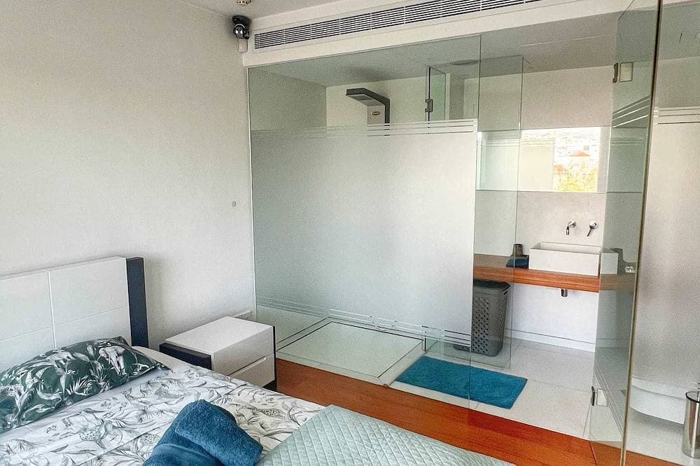 Foto 4 von 14: Modern seafront apartment