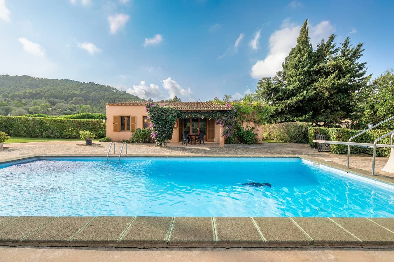 Foto 2 von 27: Finca 'Can Jaume Des Carritxó' mit Bergblick, Wi-Fi und Klimaanlage