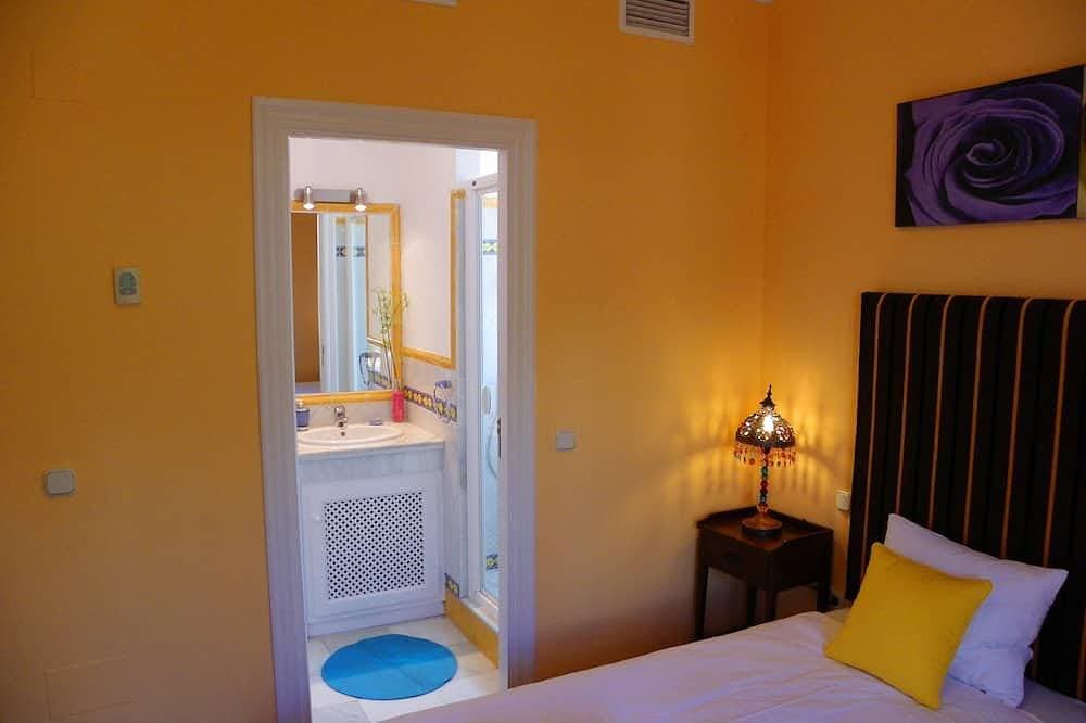 Foto 4 von 30: Luxus-Erdgeschoss-Wohnung mit Meerblick, privater Garten, Pool- und Meerzugang