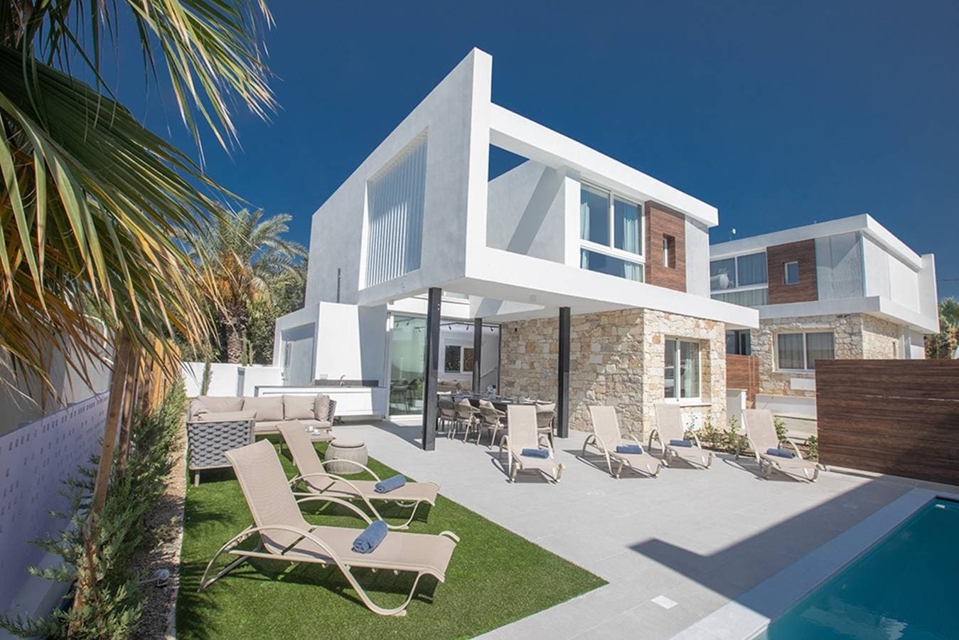 Foto 4 von 27: Villa für 10 Personen mit Balkon/Terrasse