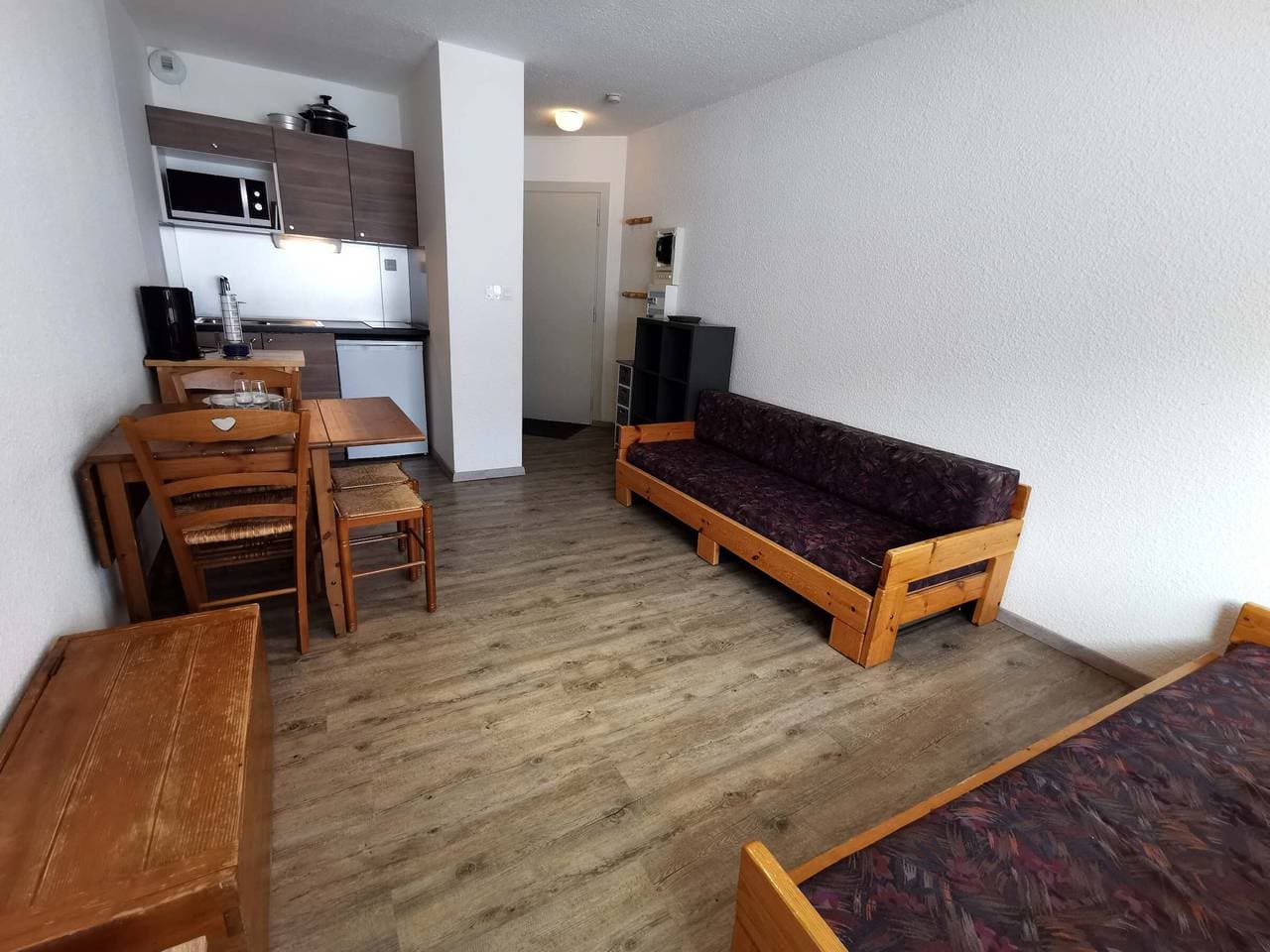 Foto 6 von 15: Gemütliches Studio an der Piste mit Balkon, TV und Skiraum