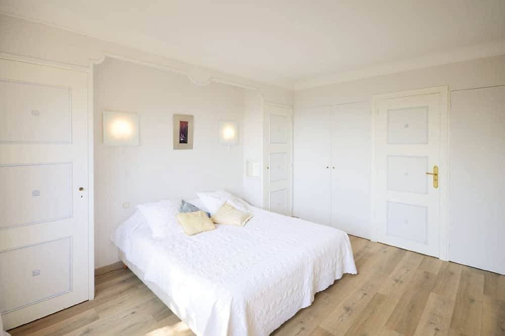 Foto 4 von 18: Schöne Villa an der französischen Riviera Pool und Terrasse