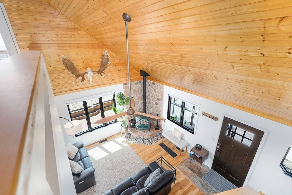 Foto 9 von 25: Freshly Remodeled Cabin w/ stunning Lake Views