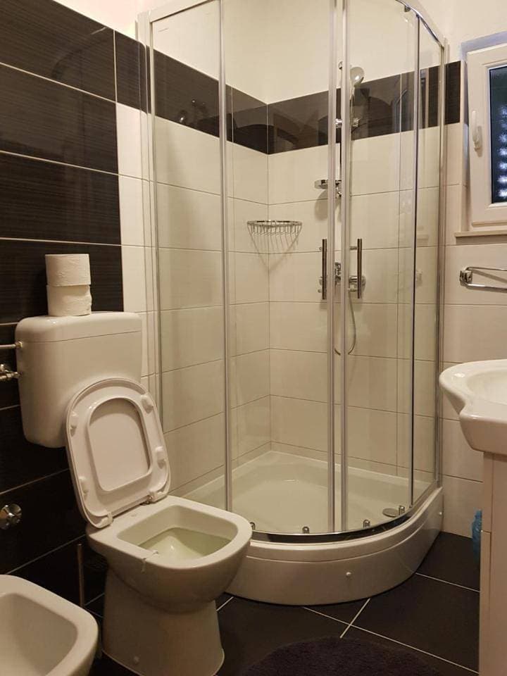 Foto 9 von 11: Double Room with Private Bathroom