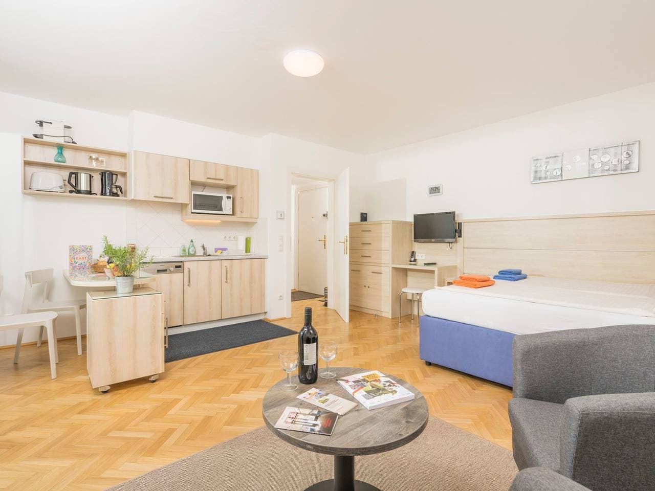 Foto 4 von 17: Studioappartement mit Balkon