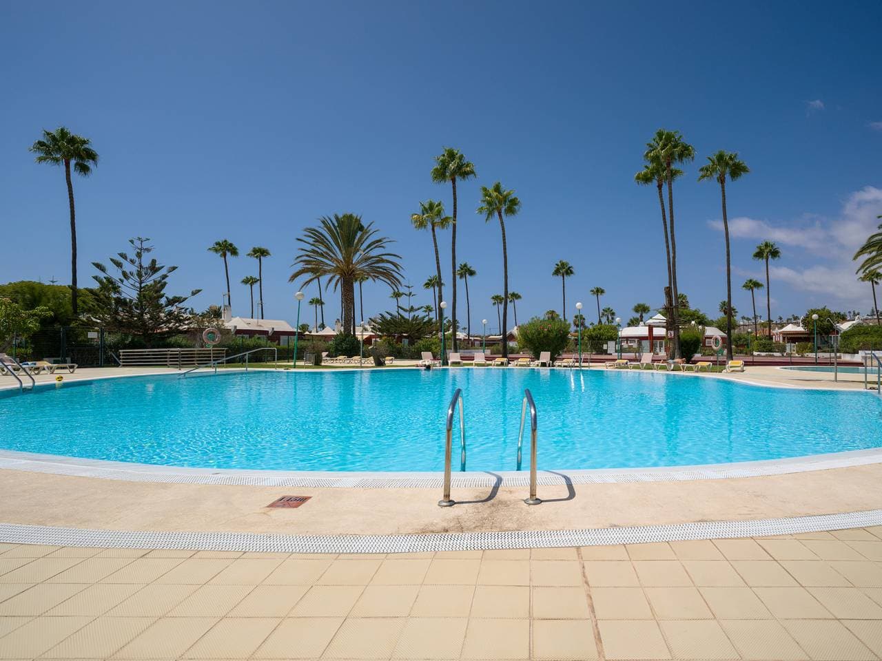 Foto 4 von 30: Cozy Bungalow with Private Jacuzzi in Maspalomas