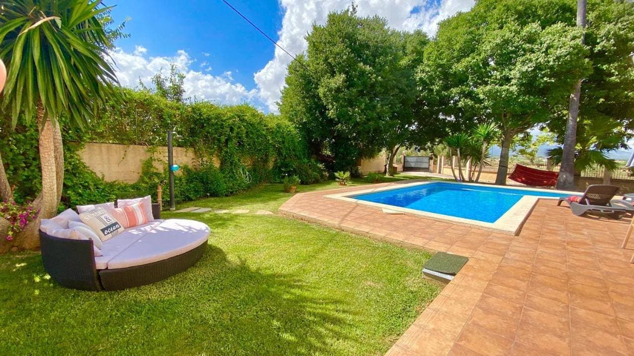 Foto 12 von 39: Villa für 8 Personen mit Pool