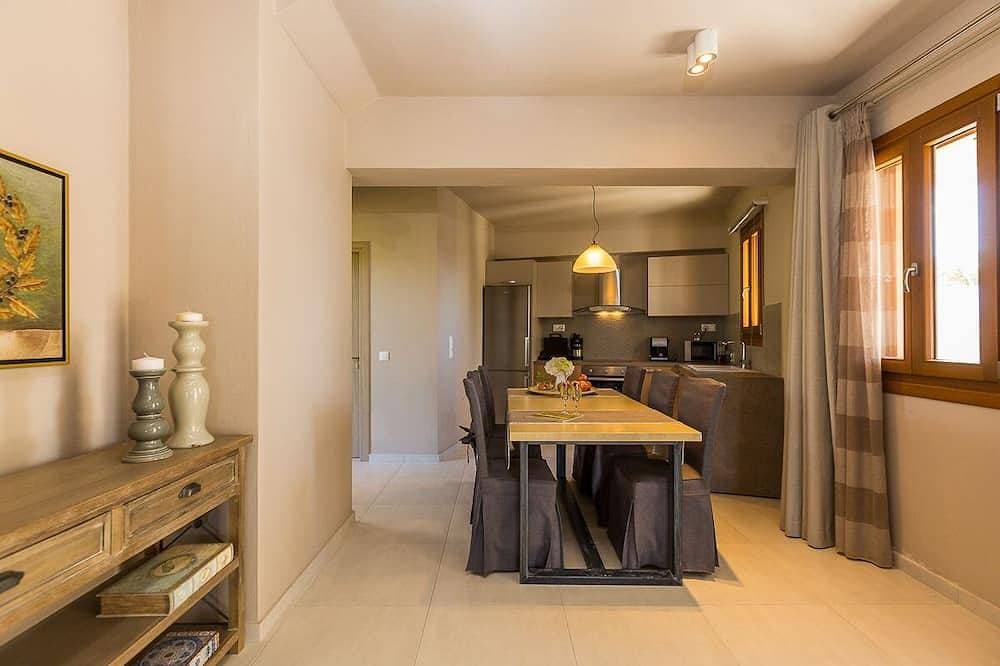Foto 12 von 22: Aphrodite Villa, Family Paradise with Heated Pool