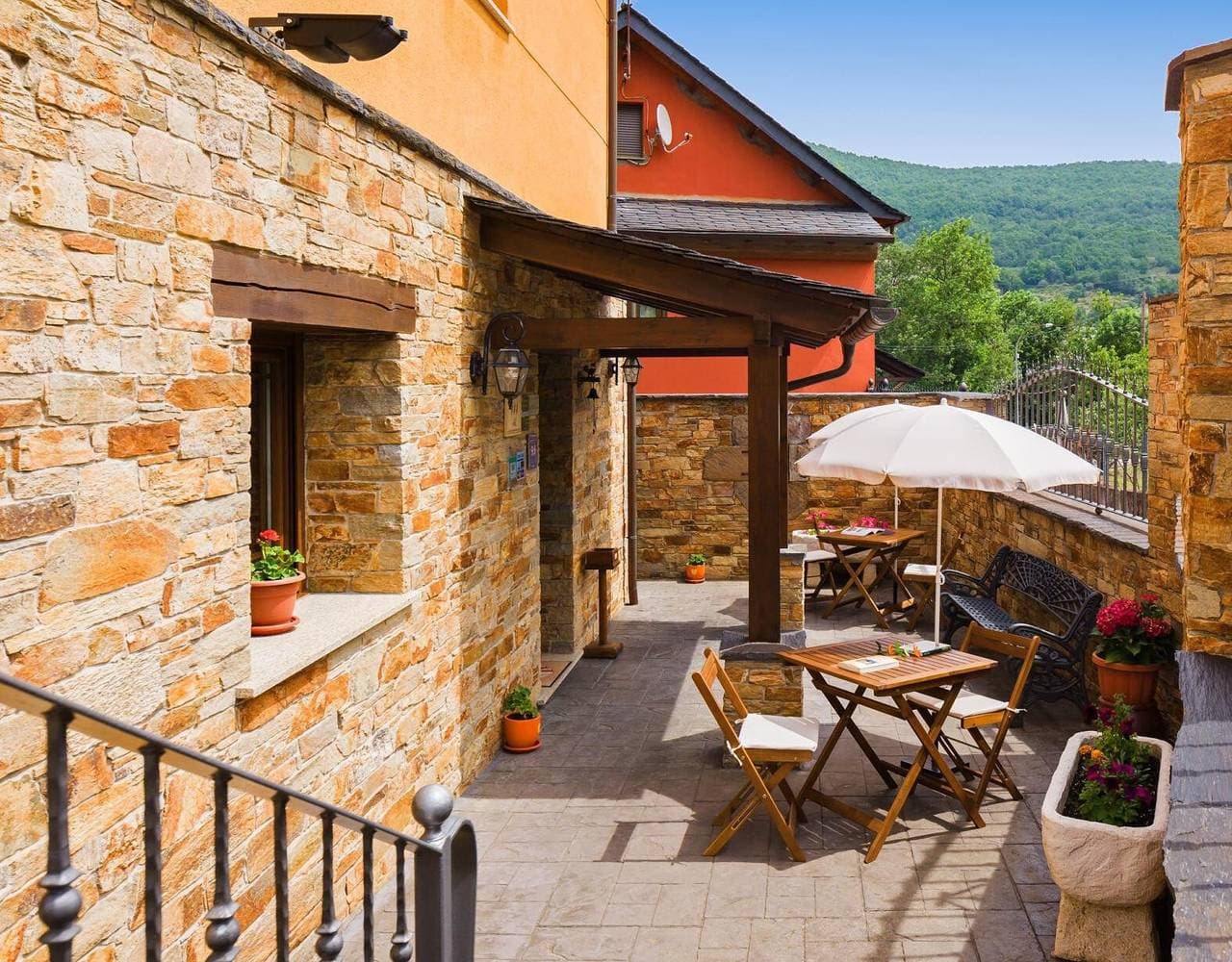 Foto 2 von 10: Ferienwohnung El Hechizo im Laciana-Tal mit Pool und Ausblick