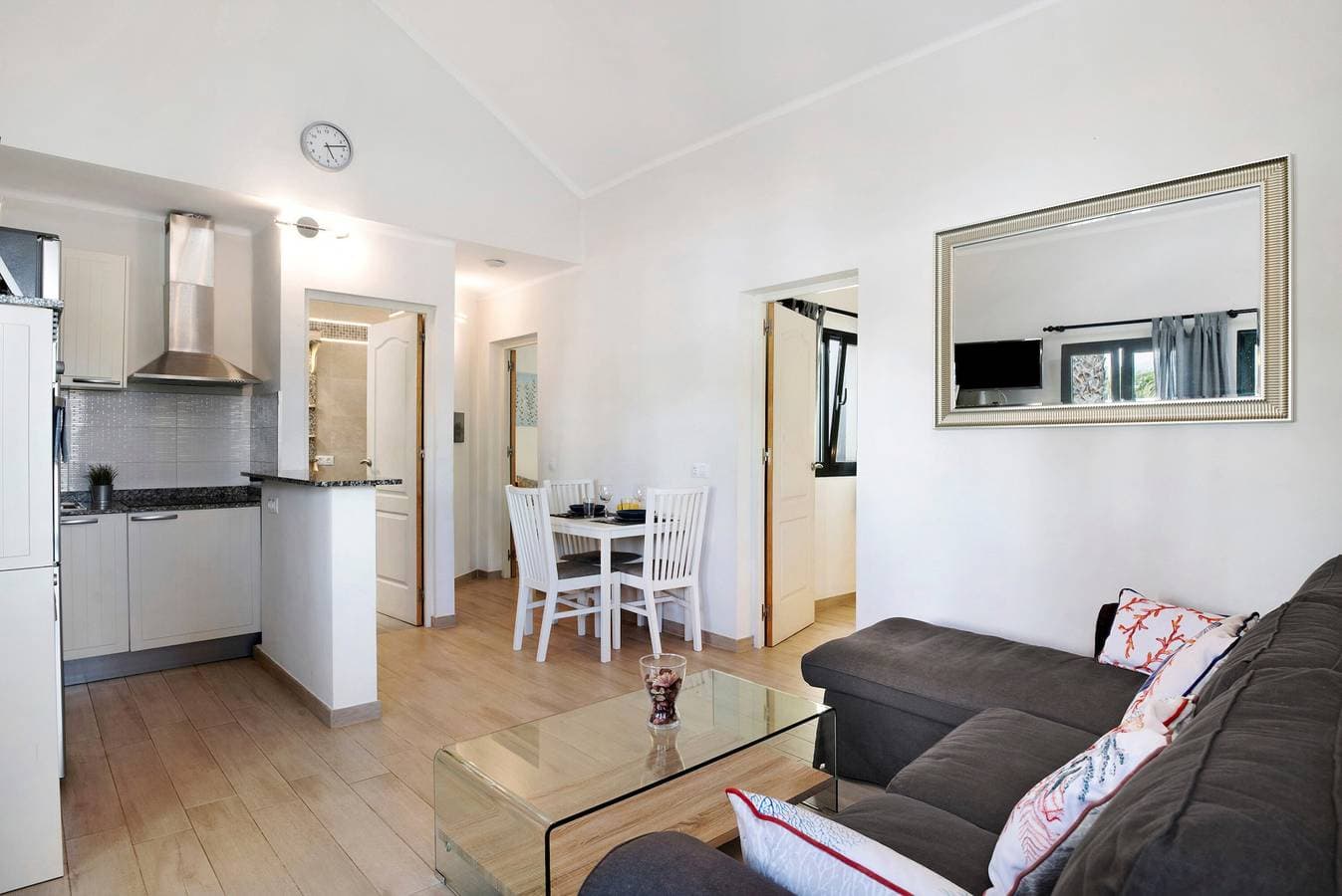 Foto 5 von 21: Ferienwohnung 'Bungalow La Roca' mit Gemeinschaftspool, WLAN und Klimaanlage