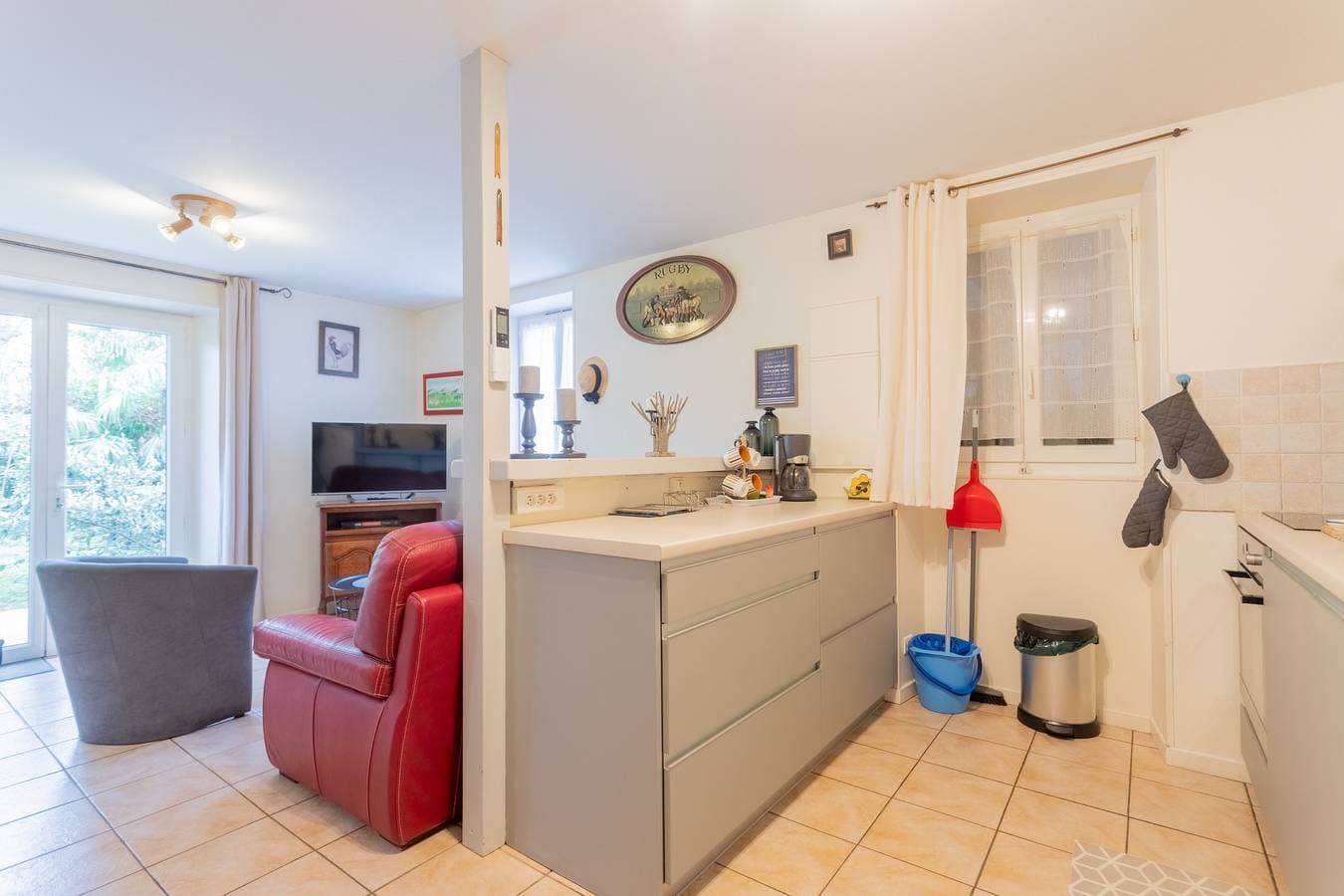 Foto 3 von 21: Appartement „Etxexuria“ mit privater Terrasse, WLAN und Klimaanlage