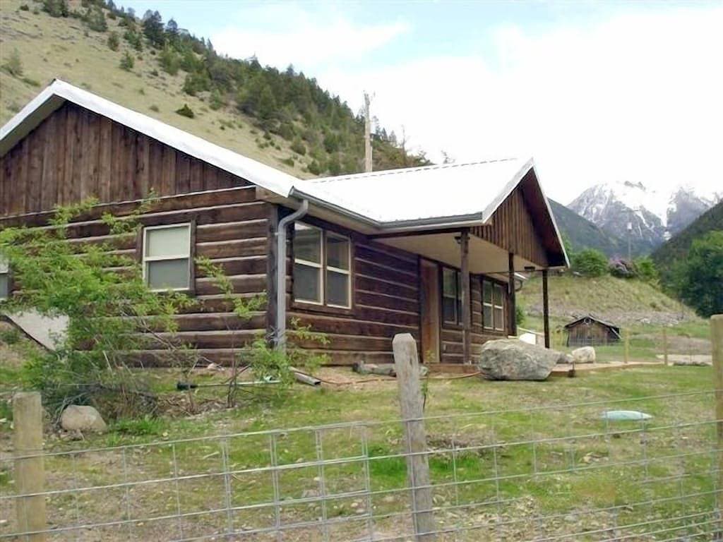 Foto 4 von 20: Private Hütte auf 83 Morgen befindet sich am Emigrant Creek