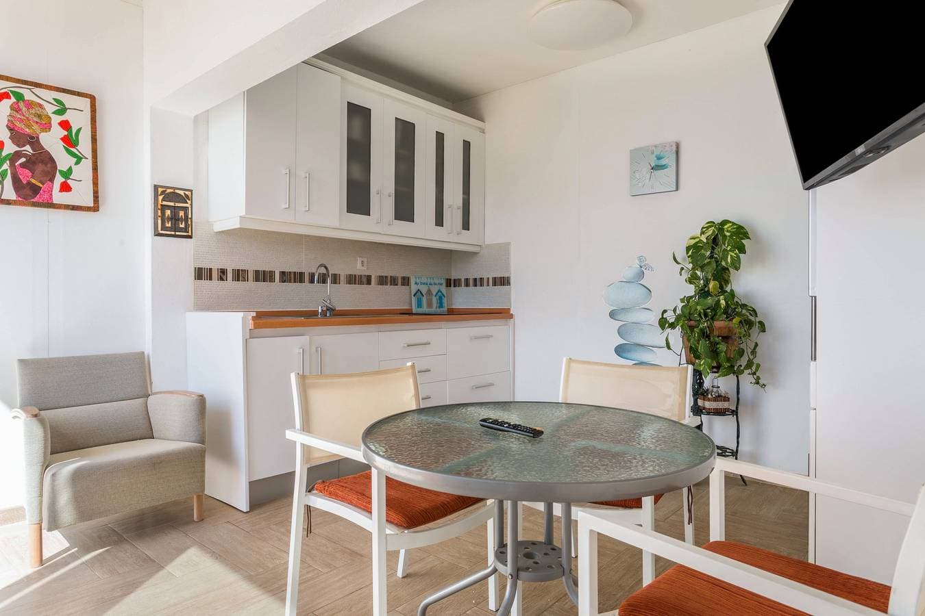 Foto 7 von 23: Hübsches Ferienhaus "Villa Bali" mit Pool, schnellem WLAN, Terrasse & Garten