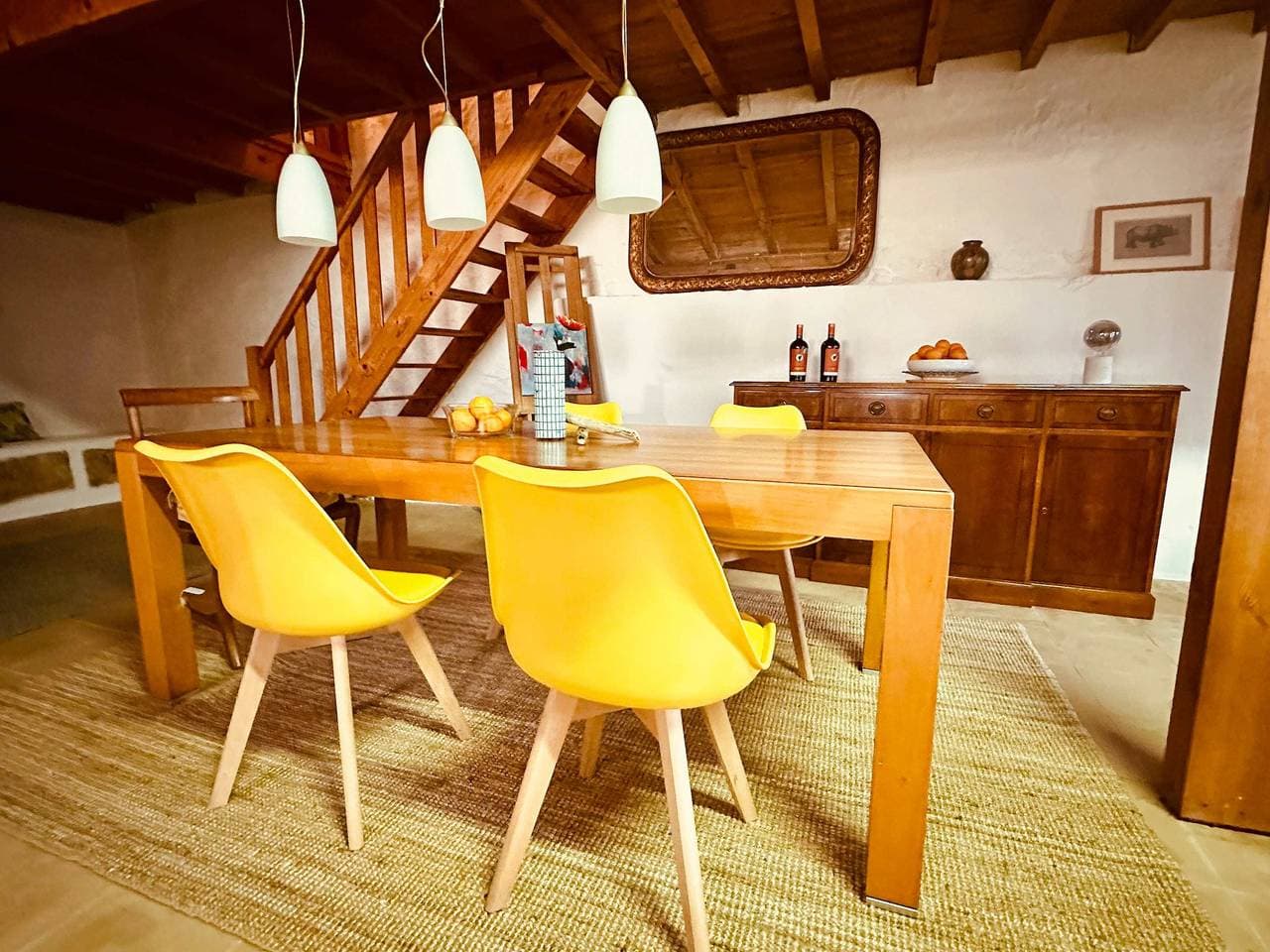 Foto 7 von 48: Charming Wine Cellar Loft with Terrace, Pizza Oven & Fireplace â 15 min to the Beach