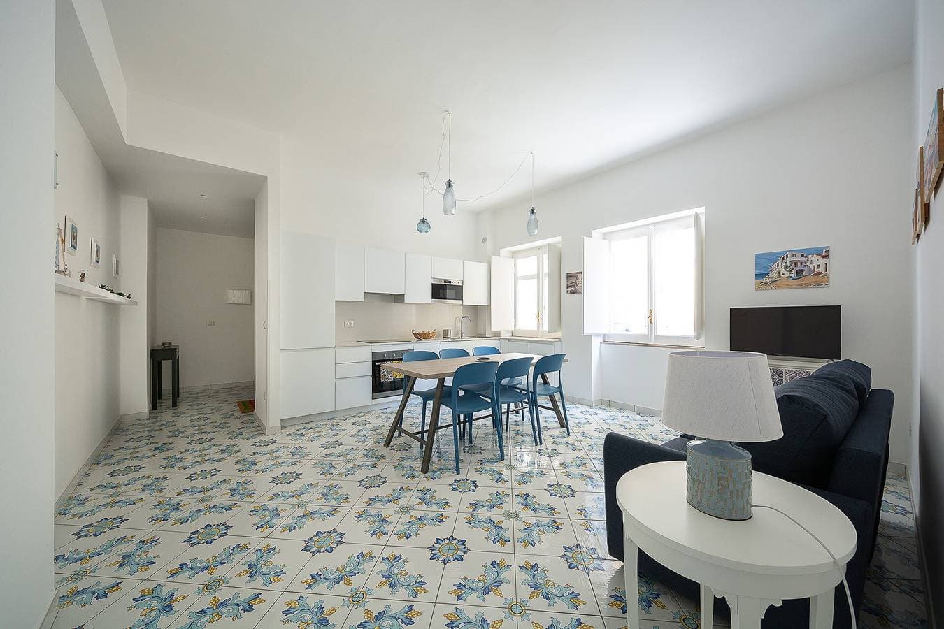 Foto 3 von 24: Ferienwohnung für 6 Personen mit Balkon