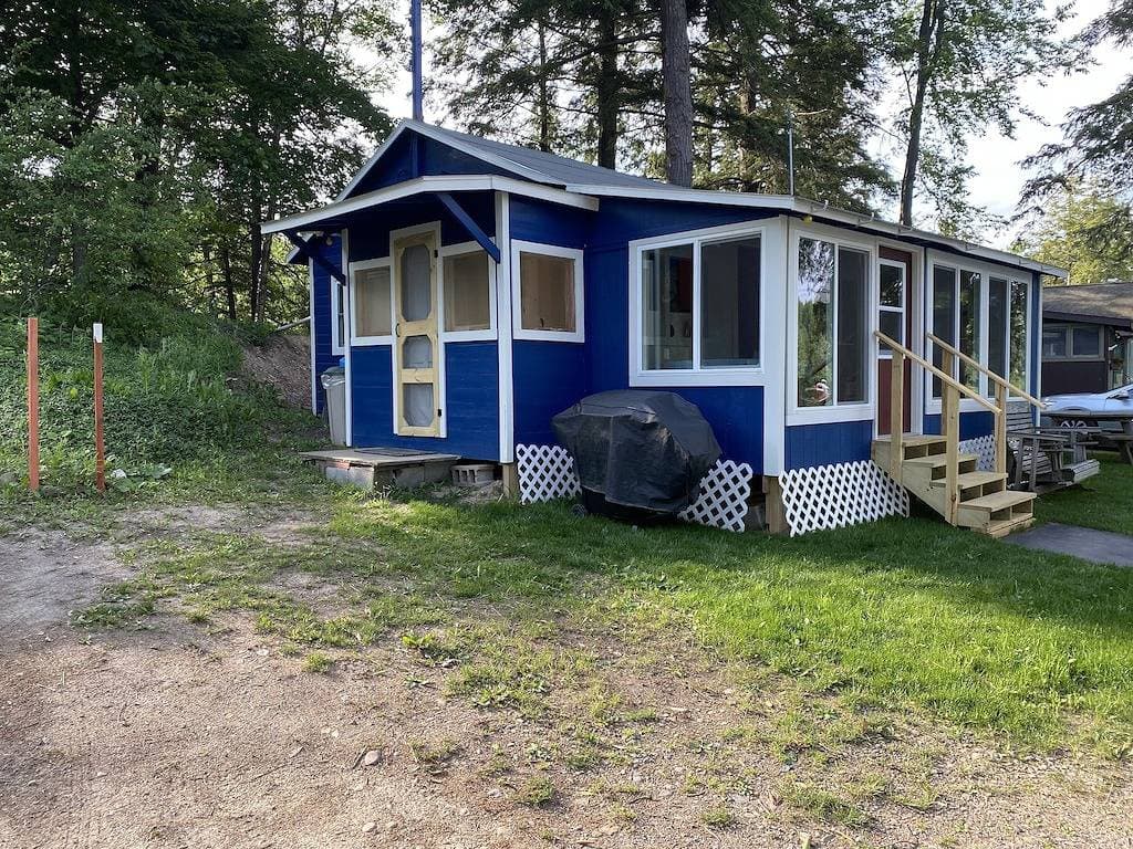 Foto 9 von 24: Ufergegend, rustikale Hütte, tolles Schwimmen, eigenes Dock, Floß