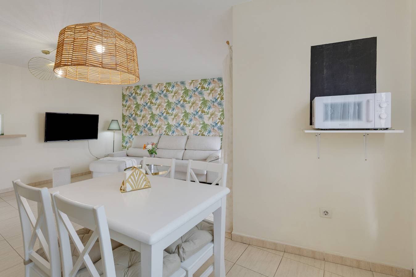 Foto 5 von 30: Ferienwohnung 'Luxury Ático Plaza' mit Bergblick, privater Terrasse und WLAN