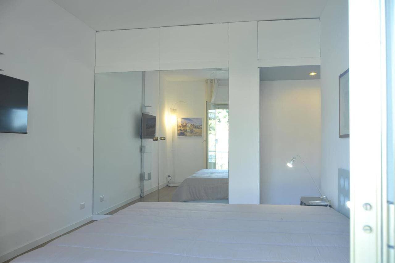 Foto 10 von 48: Two-Bedroom Apartment