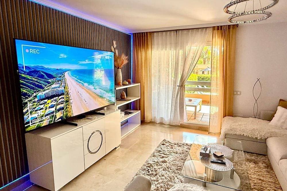 Foto 7 von 30: Casares Beach Doña Julia Golf Apartment With Private Garden Direct Pool Access