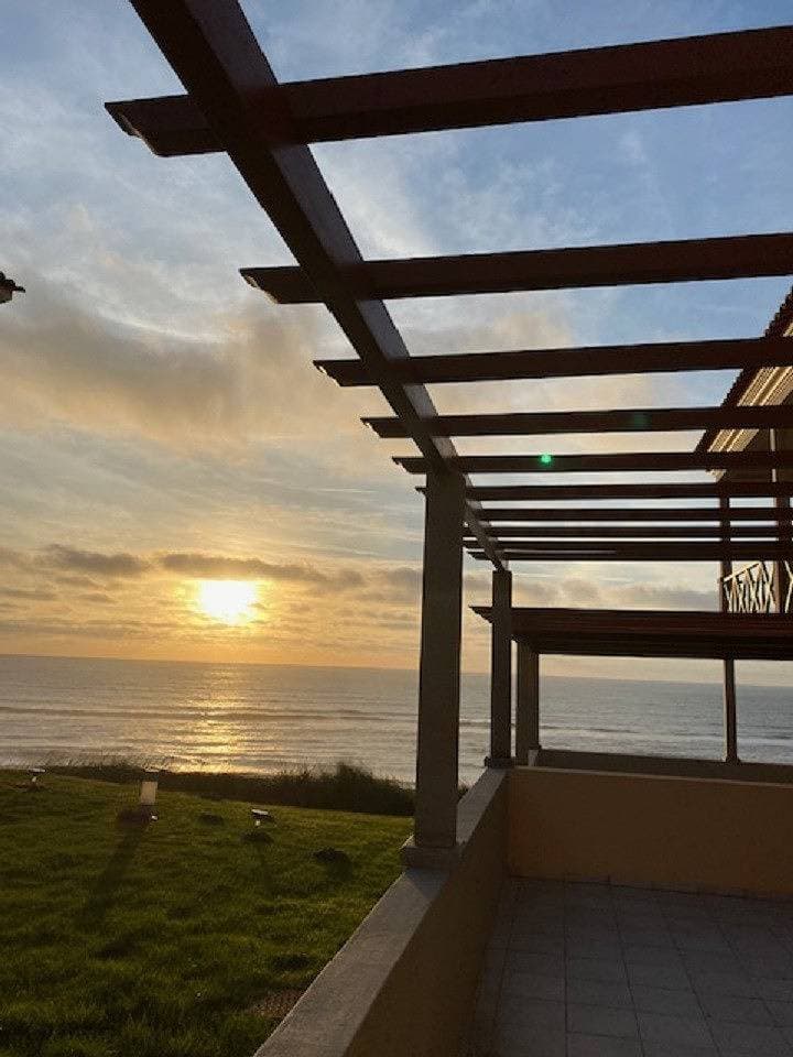 Foto 3 von 34: Sunset House With Seaview & Terrace