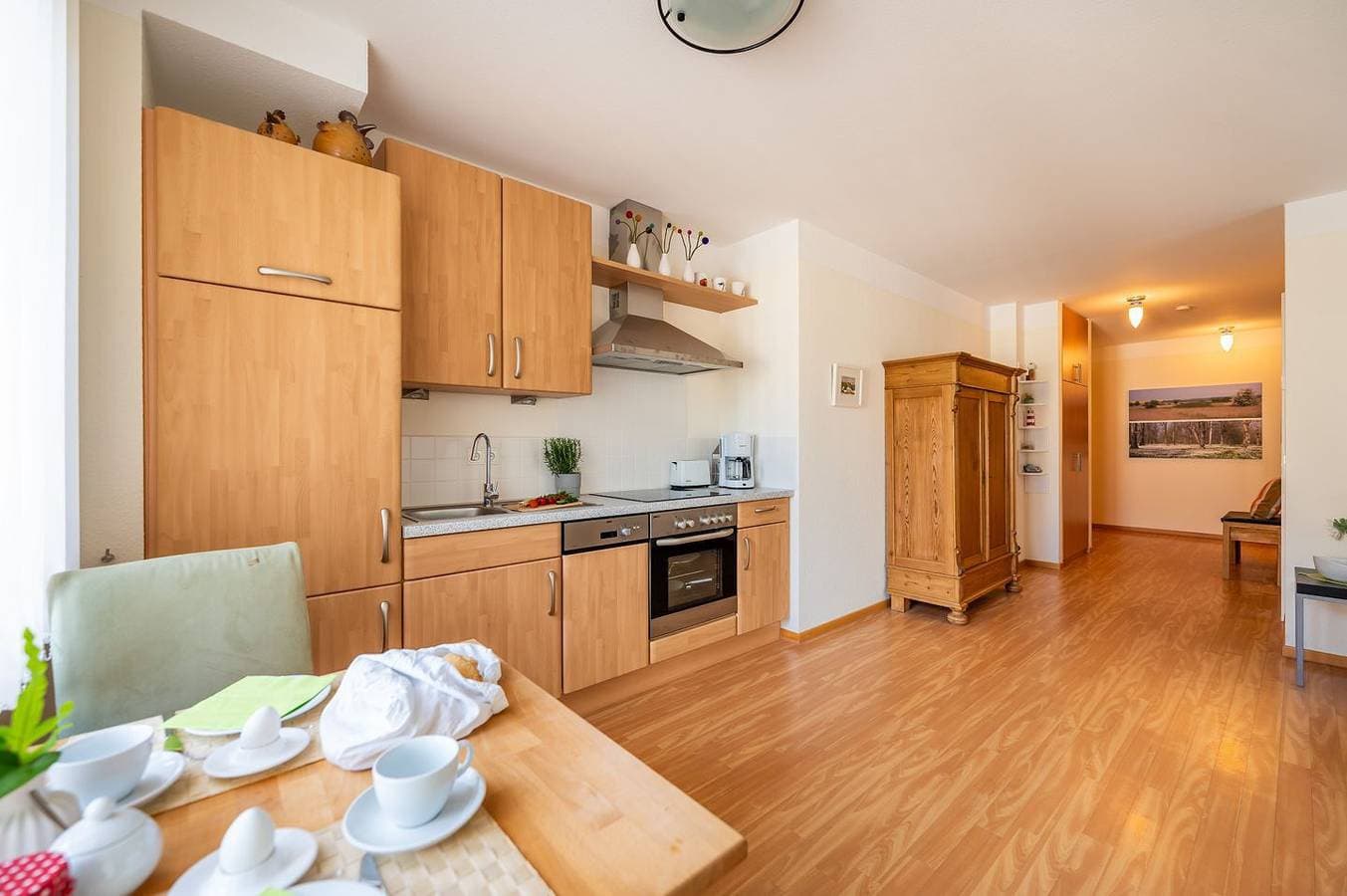 Foto 8 von 15: Appartement mit Balkon und Meerblick, 80 m zum Strand