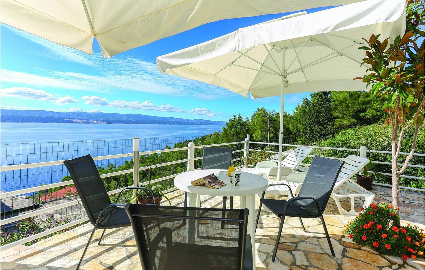 Foto 11 von 36: Gemütliche Ferienwohnung in der Nähe des Juto-Strandes mit Pool und WLAN