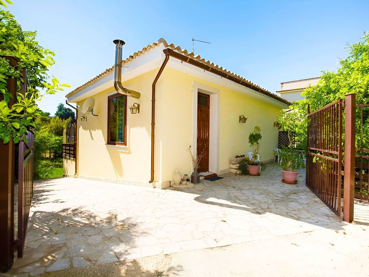 Villa in Lido Di Noto, Sizilien 1