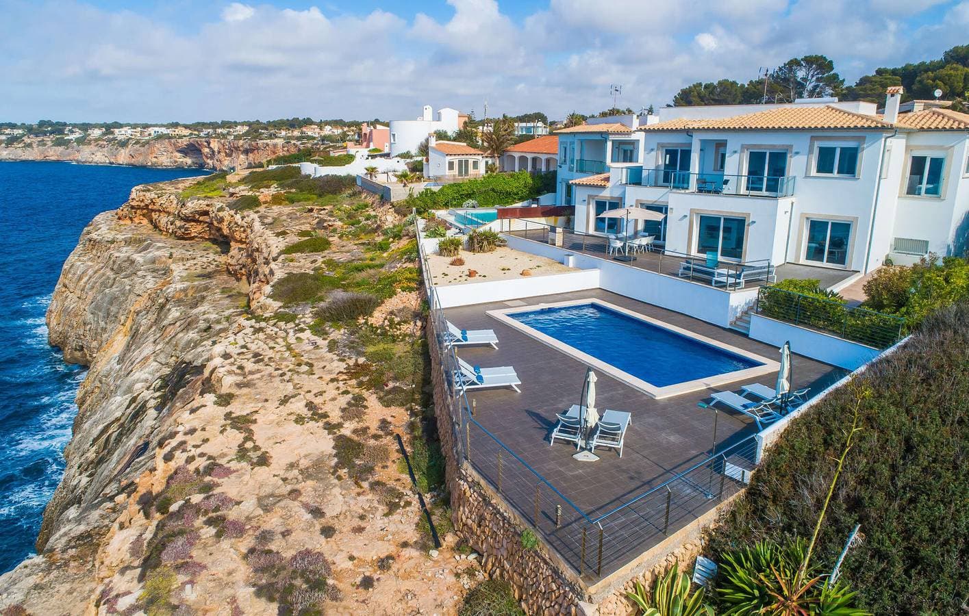 Apartment mit Meerblick, Pool und Küche in der Nähe des Strandes Cala Pi 1