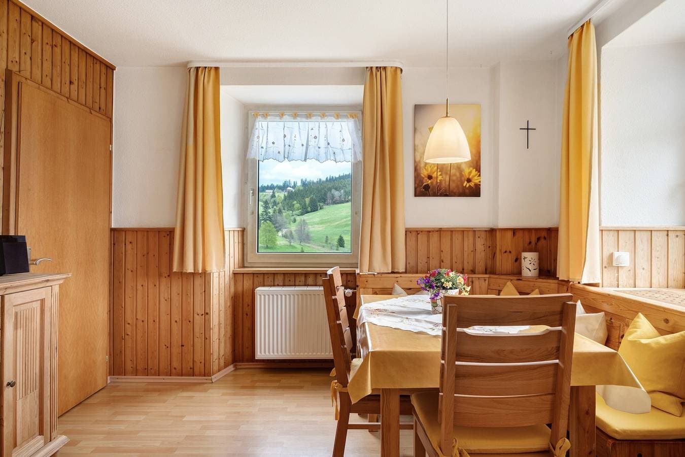 Foto 3 von 38: Ferienwohnung 'Rutscherhof' mit Bergblick, privater Terrasse und Wi-Fi