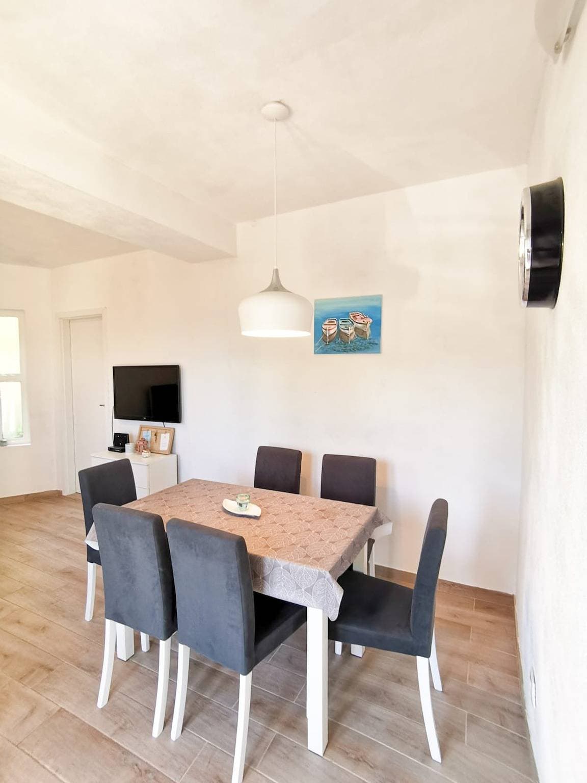 Foto 7 von 20: 2-Zimmer-Ferienwohnung mit Terrasse und Meerblick Mimice, Omis -b