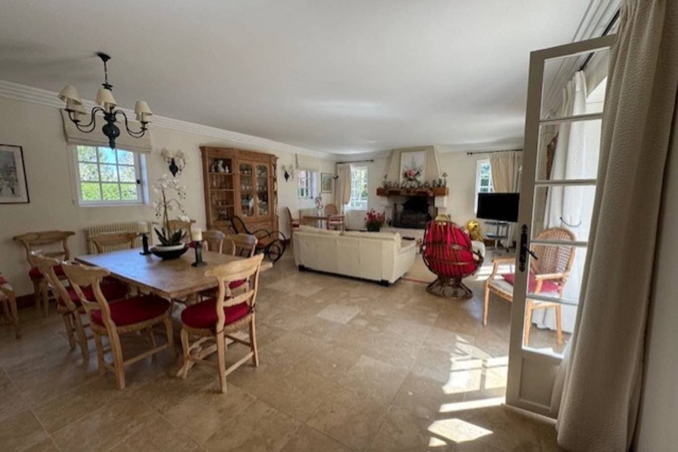 Foto 2 von 22: Ferienhaus für 10 Personen mit Whirlpool