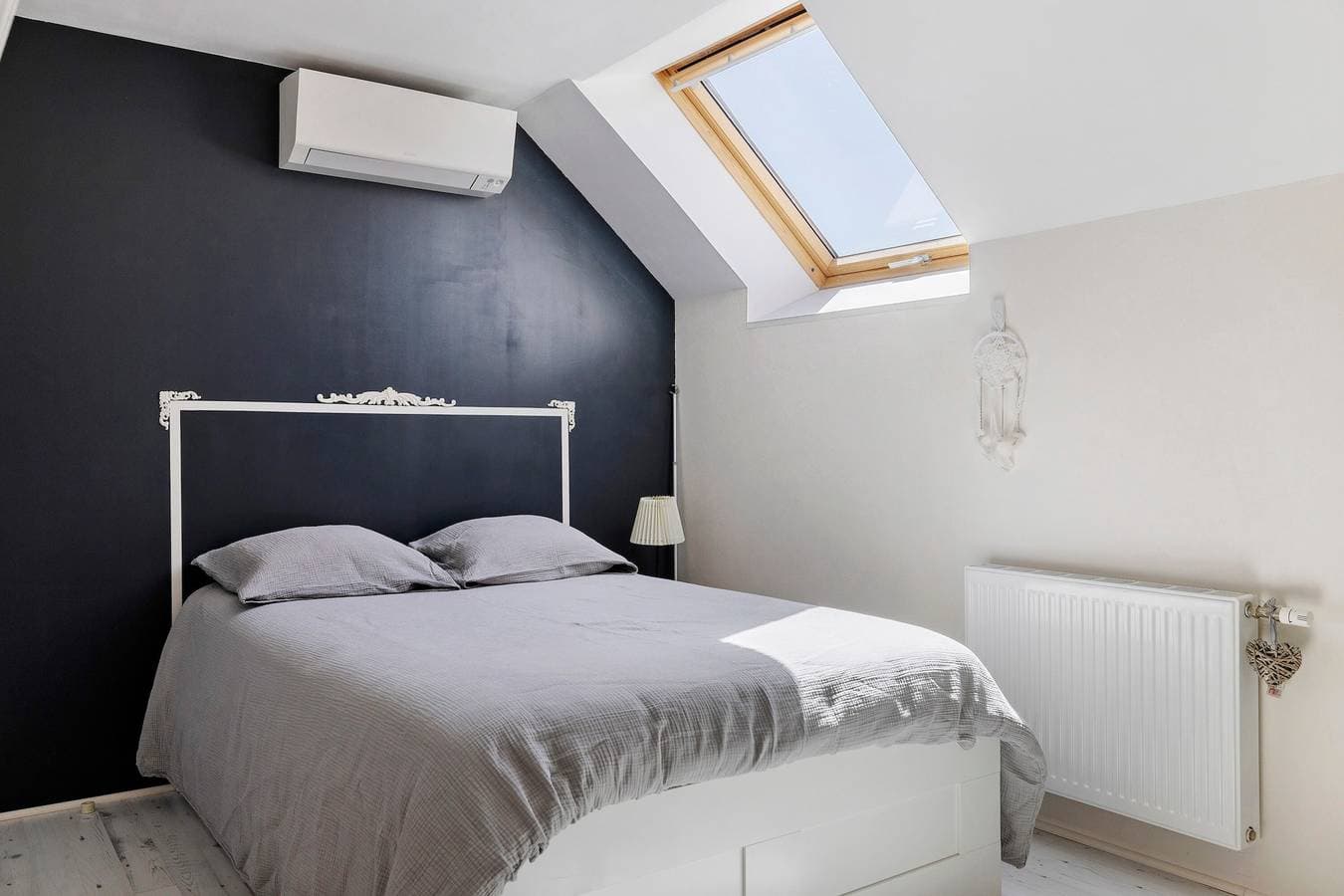 Foto 11 von 23: Gästezimmer „La Bienvenue“ mit gemeinsamer Terrasse, WLAN und Klimaanlage