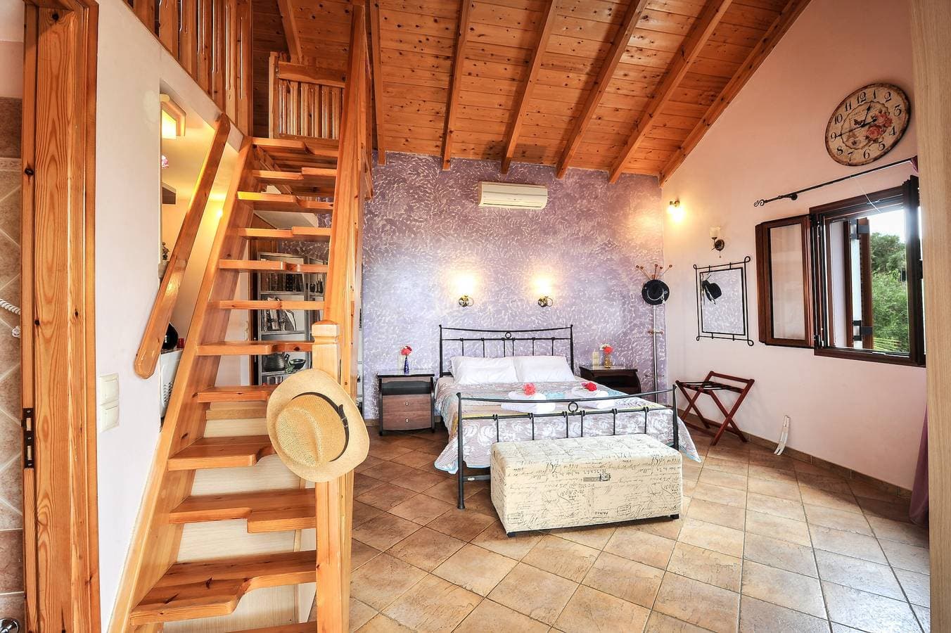 Foto 4 von 37: Apartment „Villa Casa Bianca Purple“ mit Meerblick, Gemeinschaftspool & WLAN