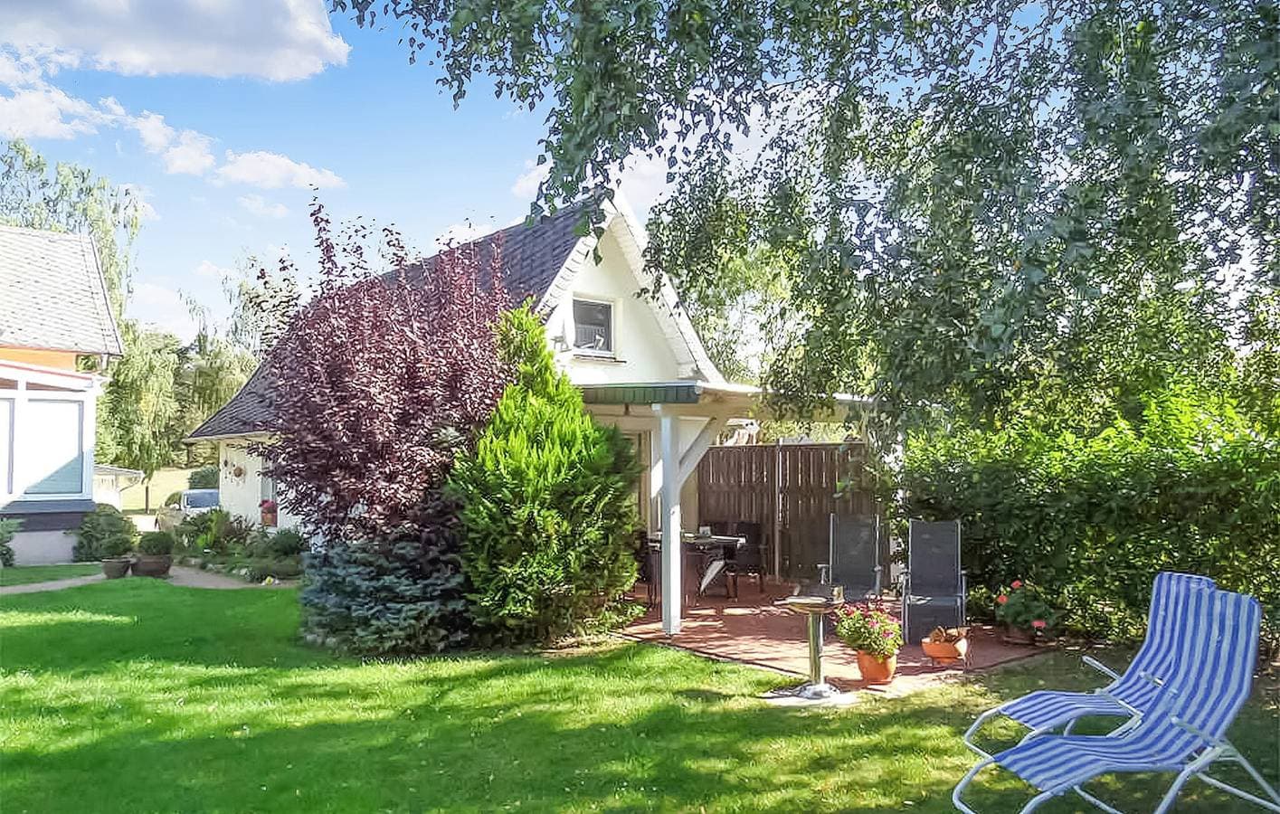 Modernes Strandapartment mit Parkplatz und Terrasse 1