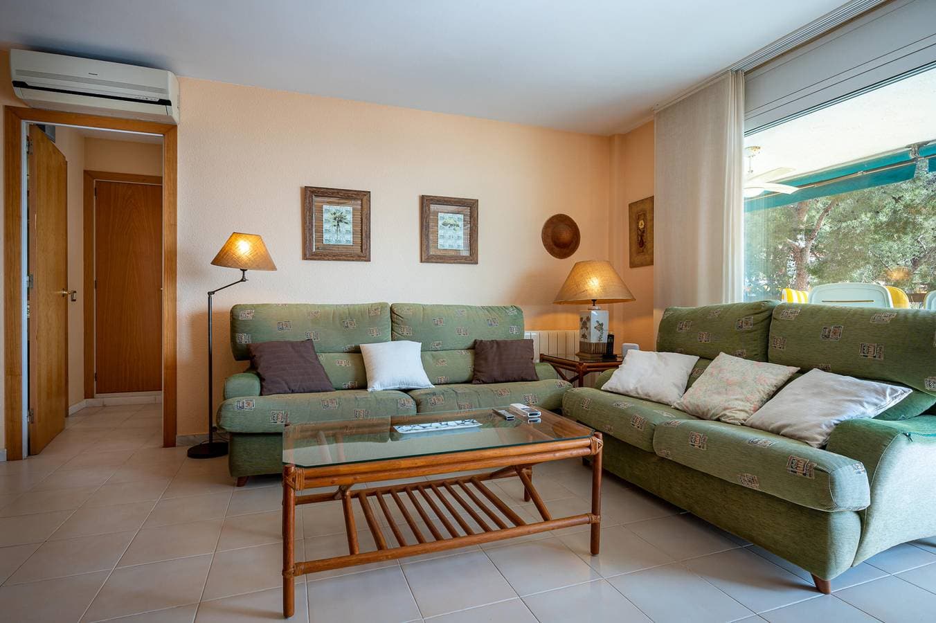 Foto 10 von 44: Ferienwohnung für 6 Personen mit Garten