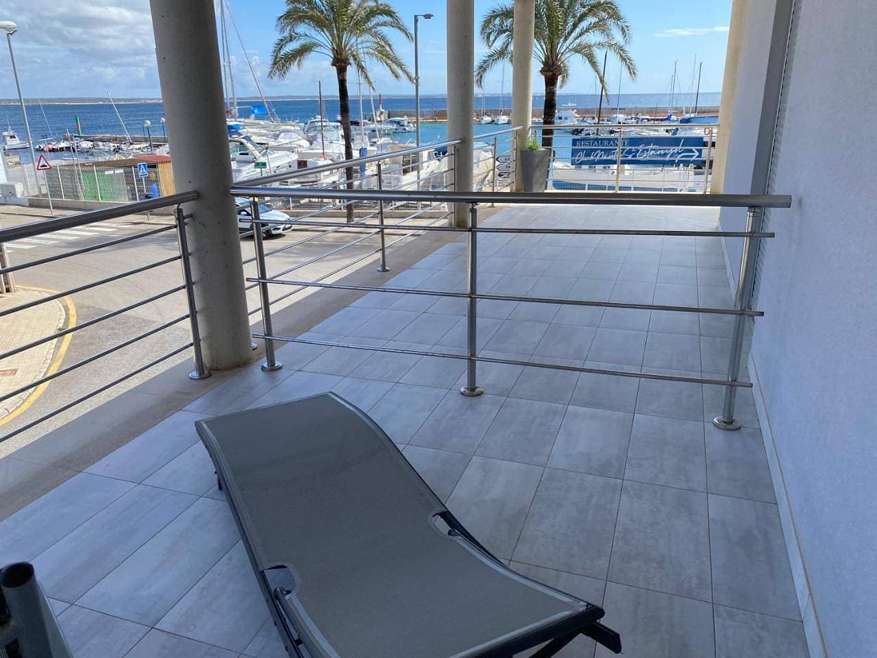 Foto 11 von 83: Two-Bedroom Apartment with Sea View
