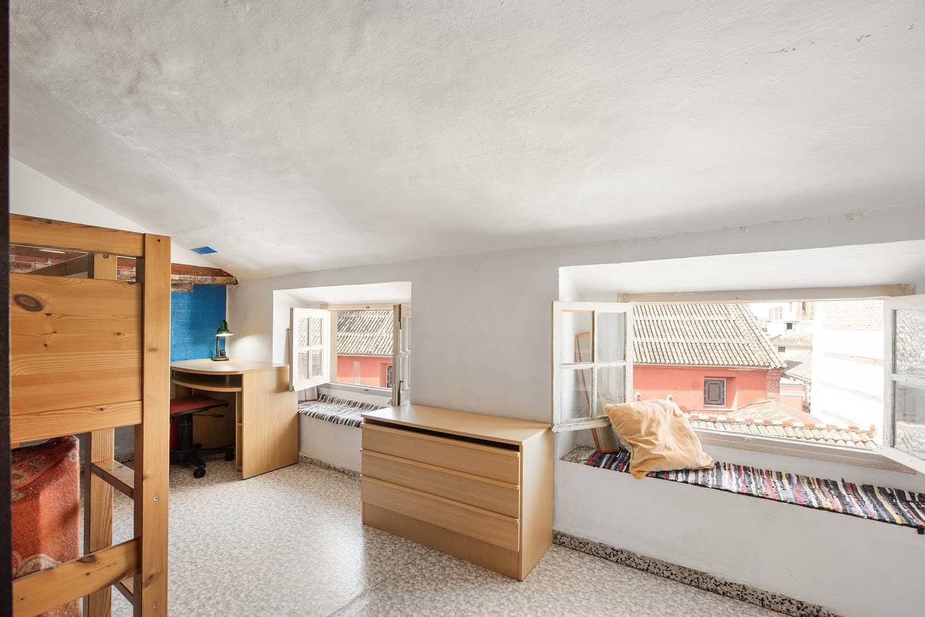 Foto 11 von 20: Ferienhaus 'Buhardilla im historischen Zentrum' mit privater Terrasse, WLAN & Klimaanlage