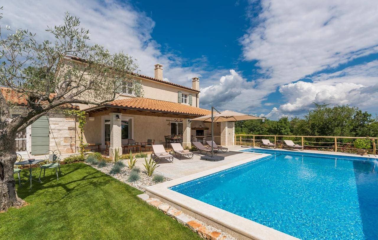 Villa-Osmium Smoljanci 1