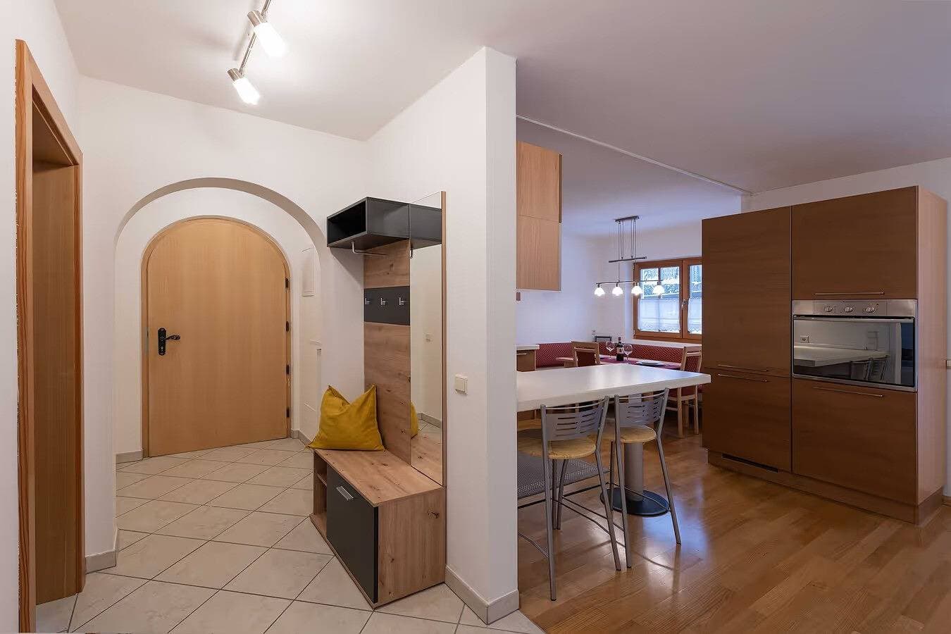 Foto 7 von 39: Ferienwohnung 'Santners Holiday' mit Bergblick, privater Terrasse und eigenem Garten